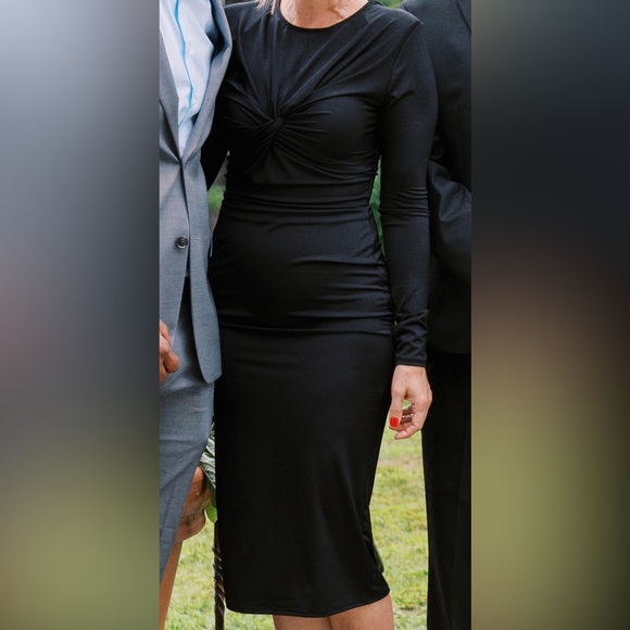 Elegant Black Long Sleeve Dress - Picture 1 of 3